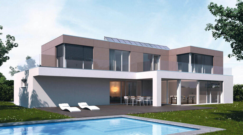 Modernes zweistöckiges Haus mit großen Fenstern, einem Flachdach und einem Pool im Vordergrund, umgeben von Rasen und Bäumen.